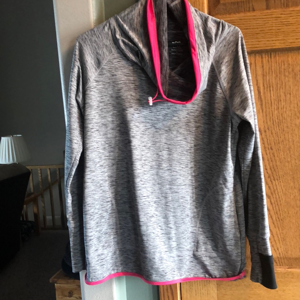 Active sweatshirt with thumb holes.